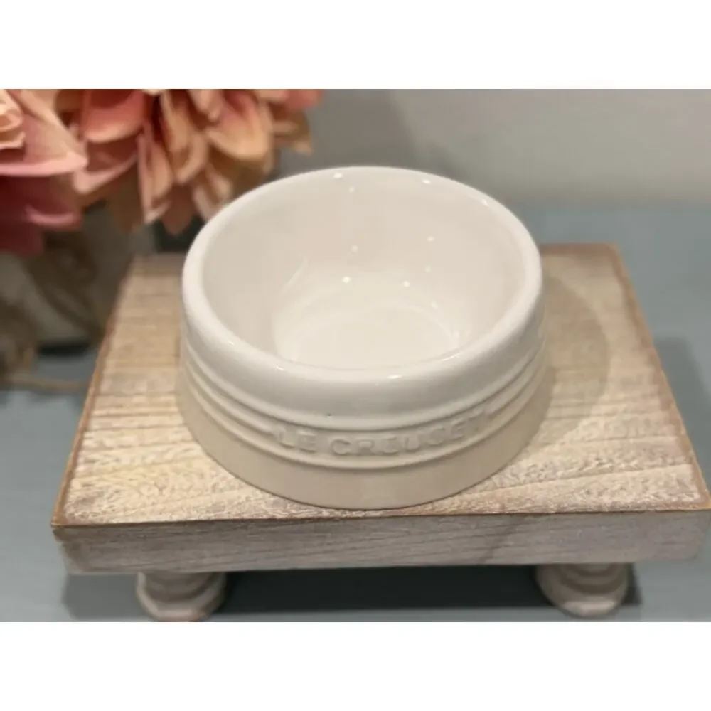 Le Creuset Meringue Stoneware Pet Bowl- 1 Dish